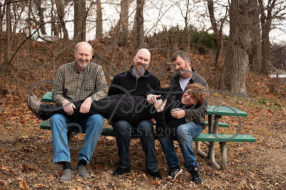 2025-12-27 Amy Schaefer and extended family_DSC_0570