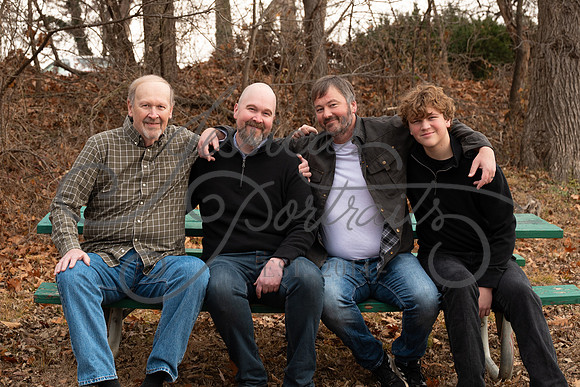 2025-12-27 Amy Schaefer and extended family_DSC_0585