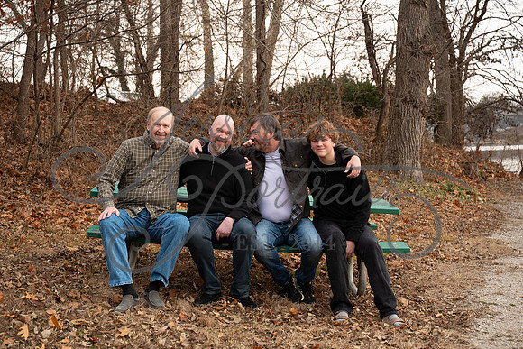 2025-12-27 Amy Schaefer and extended family_DSC_0583