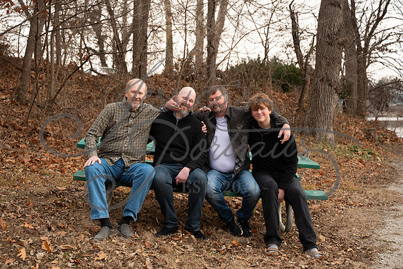 2025-12-27 Amy Schaefer and extended family_DSC_0588