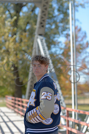 2024-11-01 Vinny Ross Senior pics Downtown Parkville__JAE4038