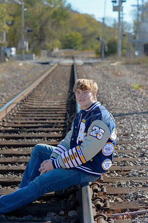 2024-11-01 Vinny Ross Senior pics Downtown Parkville__JAE3927