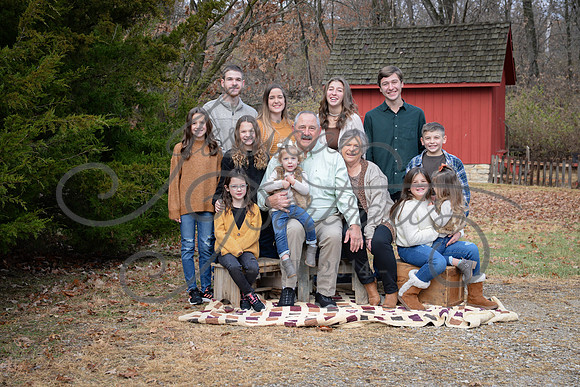 2022-11-27 Geri Pyle and Extended Family at Shoal Creek Park_DSC_2869