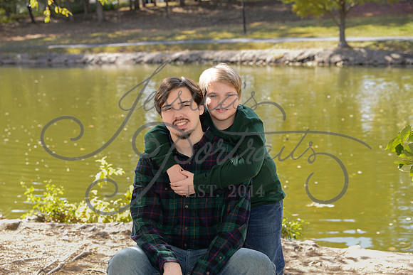 2022-10-16 Sarah and Andy Magnusson At New Ballwin Park_DSC_0490