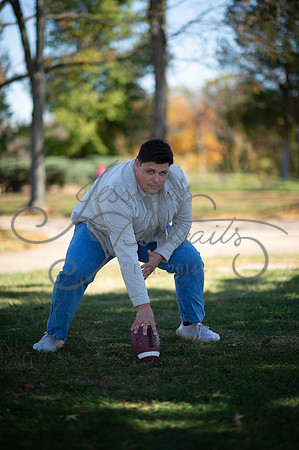 2024-10-26 Dipple Family and Sams Senior pics__JAE2632