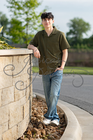 2026-05-03 Gladys Hanna-White Robby Senior Pics_DSC_1880