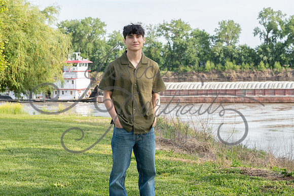 2026-05-03 Gladys Hanna-White Robby Senior Pics_DSC_1887