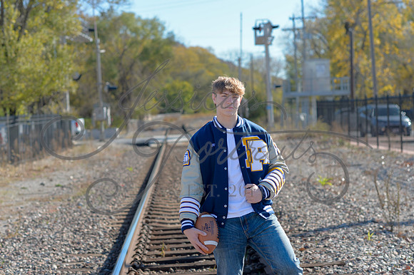2024-11-01 Vinny Ross Senior pics Downtown Parkville__JAE3941