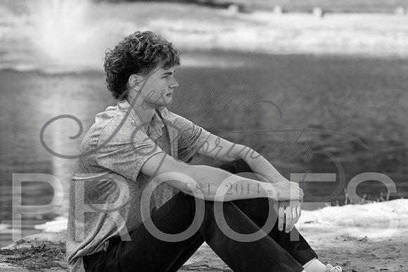 2026-10-12 Carter senior pics mom is Collin Lovitts_DSC_3849