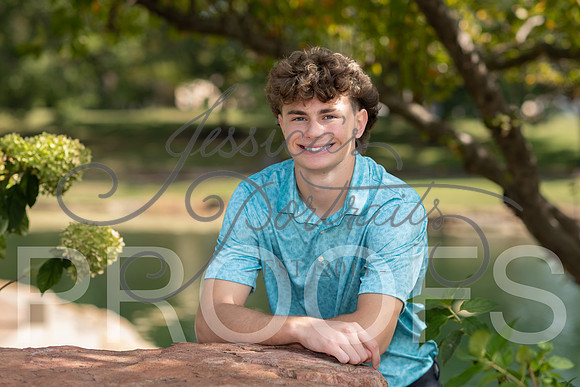 2026-10-12 Carter senior pics mom is Collin Lovitts_DSC_3914