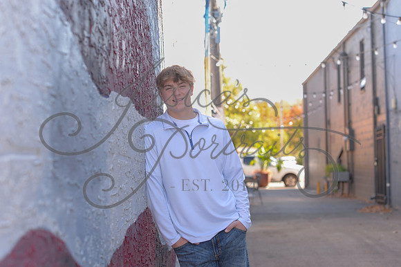 2024-11-01 Vinny Ross Senior pics Downtown Parkville__JAE3920