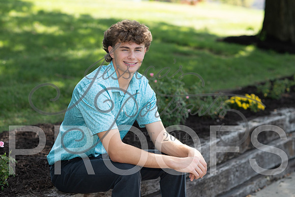 2026-10-12 Carter senior pics mom is Collin Lovitts_DSC_3866