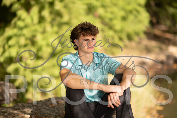 2026-10-12 Carter senior pics mom is Collin Lovitts_DSC_3898
