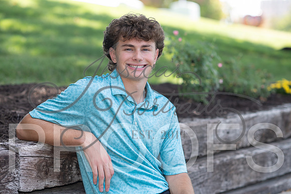 2026-10-12 Carter senior pics mom is Collin Lovitts_DSC_3862