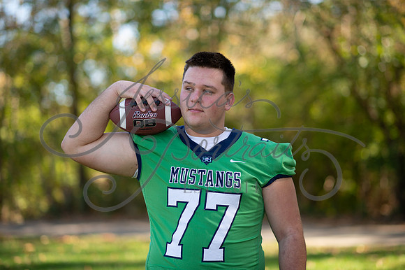 2024-10-26 Dipple Family and Sams Senior pics__JAE2981