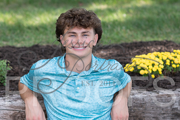 2026-10-12 Carter senior pics mom is Collin Lovitts_DSC_3864