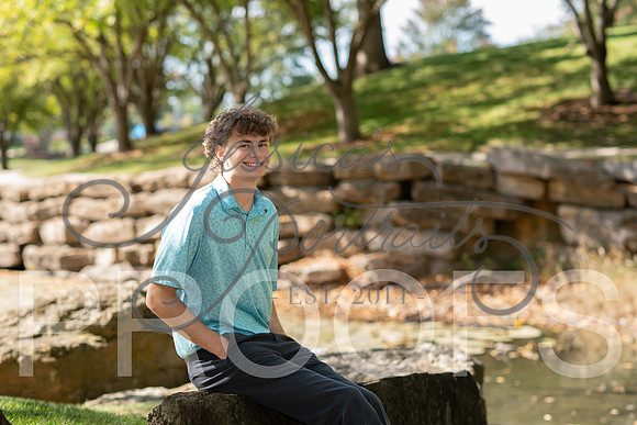 2026-10-12 Carter senior pics mom is Collin Lovitts_DSC_3880