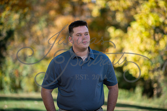 2024-10-26 Dipple Family and Sams Senior pics__JAE2329