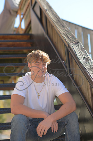 2024-11-01 Vinny Ross Senior pics Downtown Parkville__JAE4016