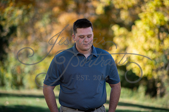 2024-10-26 Dipple Family and Sams Senior pics__JAE2330