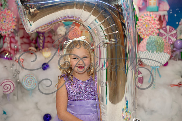 2024-11-23 Casey Britt Candy Wonderland_DSC_8824