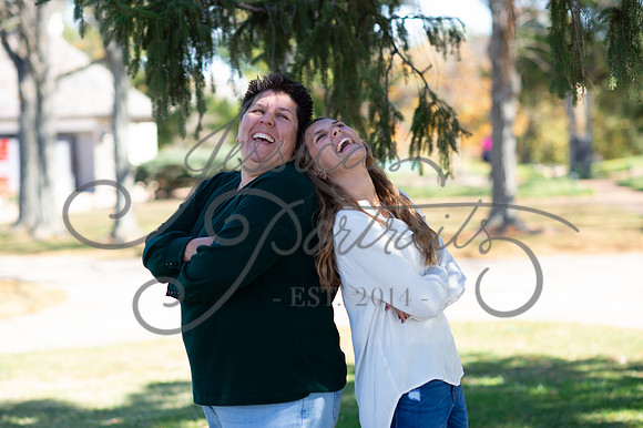 2024-10-26 Dipple Family and Sams Senior pics__JAE2655