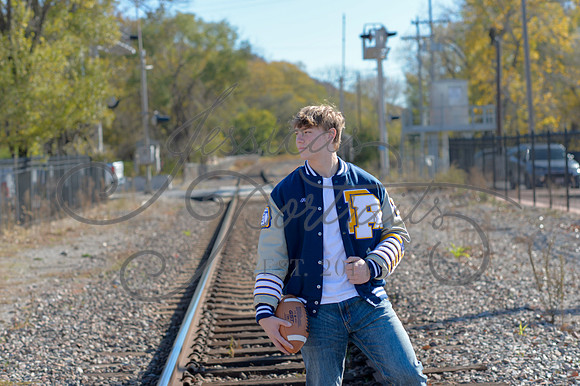 2024-11-01 Vinny Ross Senior pics Downtown Parkville__JAE3943