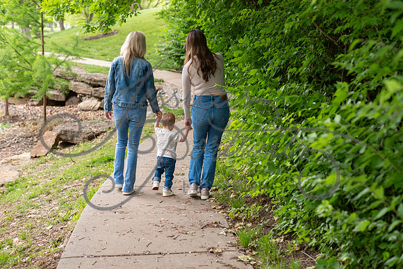 2025-05-23 Wendy and Julie with Baby Max Garney park_Z63_5646
