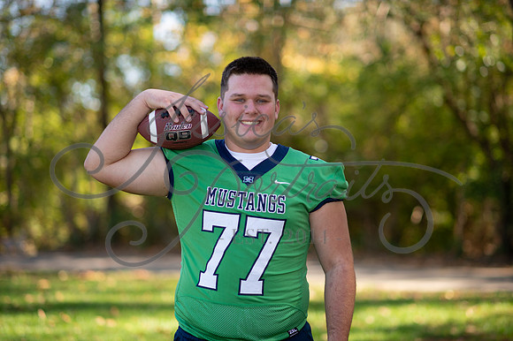 2024-10-26 Dipple Family and Sams Senior pics__JAE2977