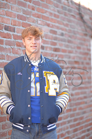 2024-11-01 Vinny Ross Senior pics Downtown Parkville__JAE3962