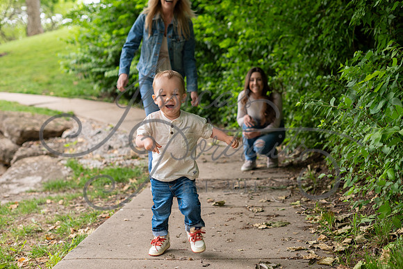 2025-05-23 Wendy and Julie with Baby Max Garney park_Z63_5664
