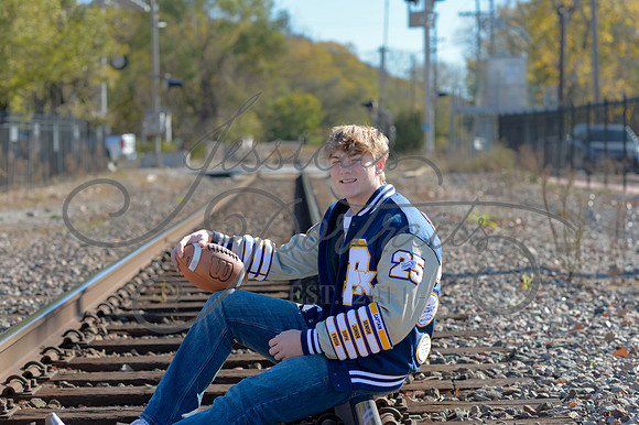 2024-11-01 Vinny Ross Senior pics Downtown Parkville__JAE3932