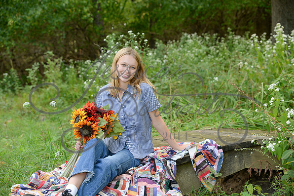 2022-09-17 Laura Culp Daughter senior Photos_DSC_7840