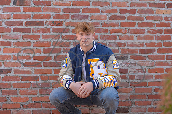 2024-11-01 Vinny Ross Senior pics Downtown Parkville__JAE3958