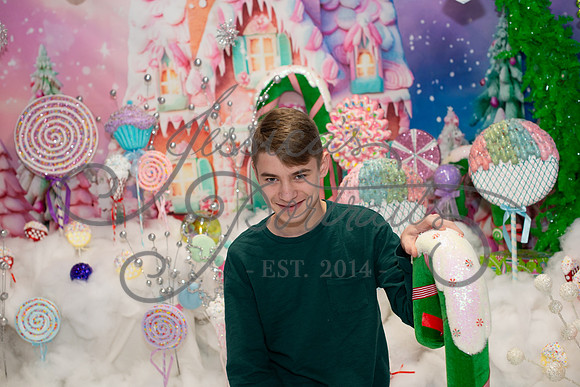2024-11-23 Tracy Nelson Candy Wonderland_DSC_8641