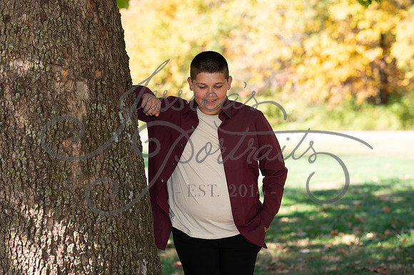 2024-10-26 Dipple Family and Sams Senior pics__JAE2522