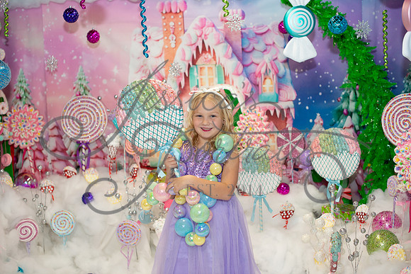 2024-11-23 Casey Britt Candy Wonderland_DSC_8801