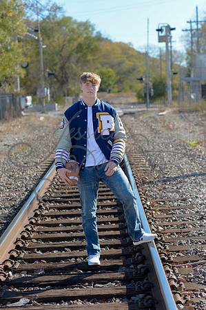2024-11-01 Vinny Ross Senior pics Downtown Parkville__JAE3935