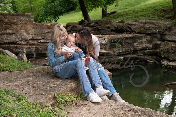 2025-05-23 Wendy and Julie with Baby Max Garney park_Z63_5636