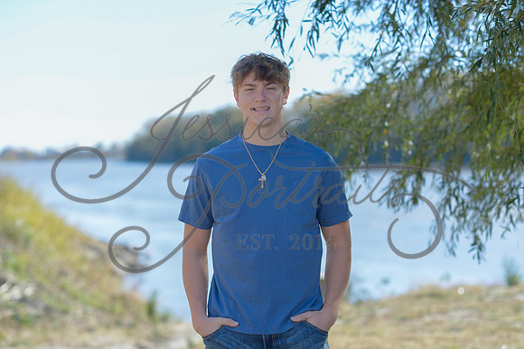 2024-11-01 Vinny Ross Senior pics Downtown Parkville__JAE4064