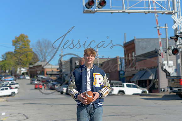 2024-11-01 Vinny Ross Senior pics Downtown Parkville__JAE3950