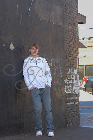 2024-11-01 Vinny Ross Senior pics Downtown Parkville__JAE3902