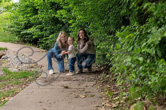 2025-05-23 Wendy and Julie with Baby Max Garney park_Z63_5658