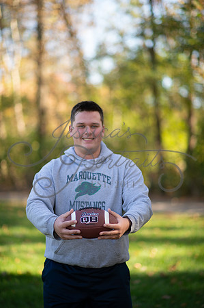 2024-10-26 Dipple Family and Sams Senior pics__JAE2965