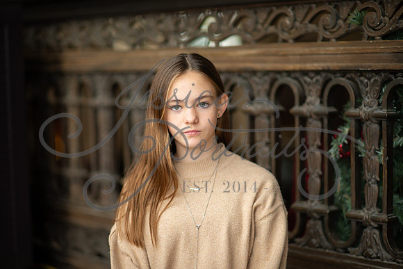 2023-10-29 Laura Karaim at K.C. Union Station_DSC_9476