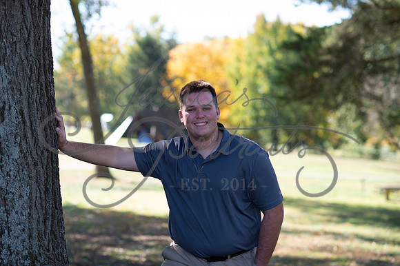 2024-10-26 Dipple Family and Sams Senior pics__JAE2348