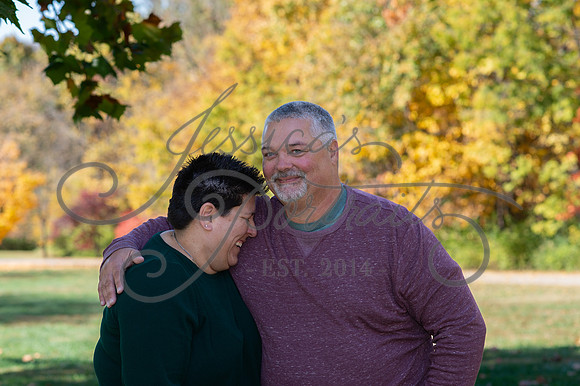 2024-10-26 Dipple Family and Sams Senior pics__JAE2558
