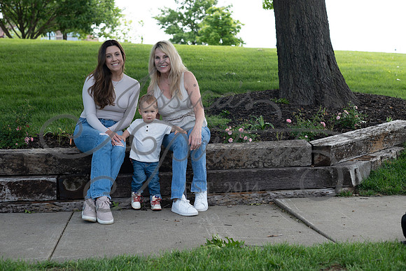 2025-05-23 Wendy and Julie with Baby Max Garney park_Z63_5842