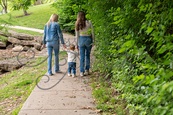 2025-05-23 Wendy and Julie with Baby Max Garney park_Z63_5652