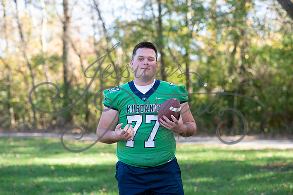 2024-10-26 Dipple Family and Sams Senior pics__JAE3005